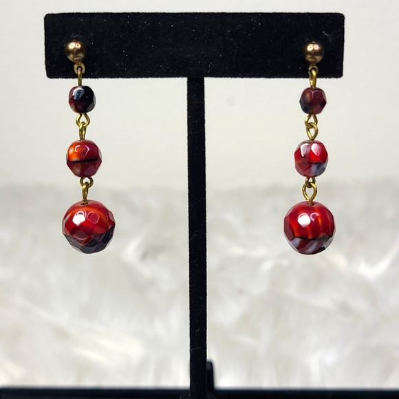 Vintage Earrings Delicate Dangle Lightweight Red Black Beaded Gold Tone Gift Fun - Picture 3 of 6